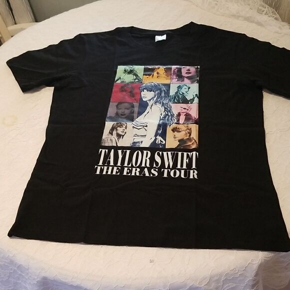 Taylor Swift Tshirt, size M new never worn in original Package - Picture 9 of 12